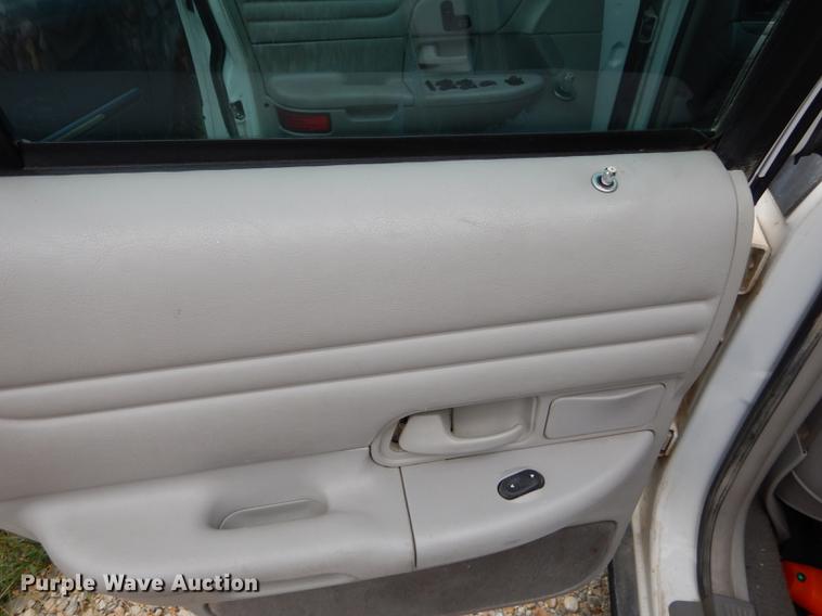 image for item DF1880 1999 Ford Crown Victoria