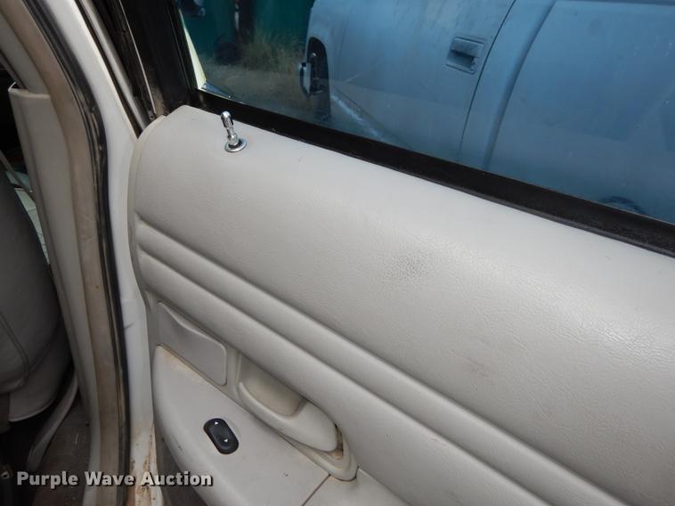 image for item DF1880 1999 Ford Crown Victoria