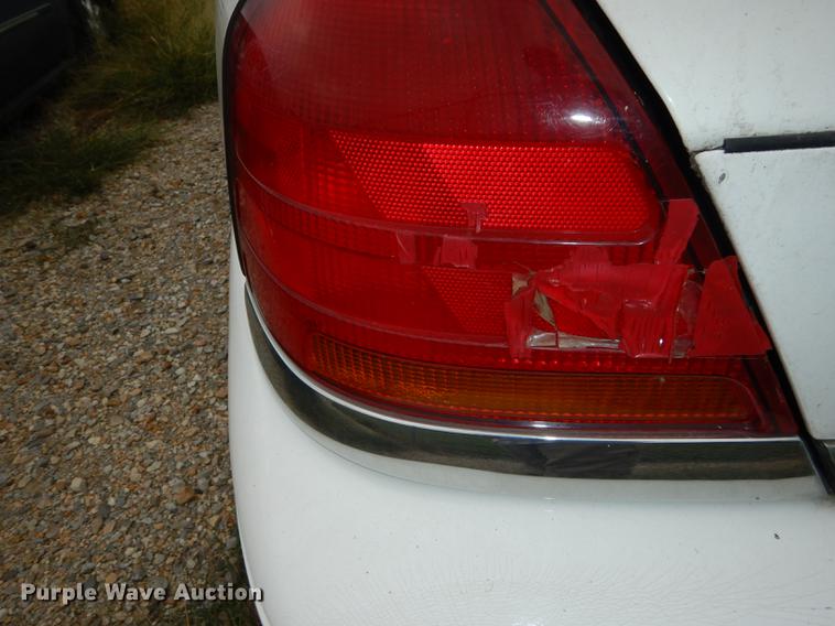 image for item DF1880 1999 Ford Crown Victoria