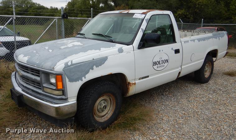 image for item DF1881 1994 Chevrolet C1500 pickup truck