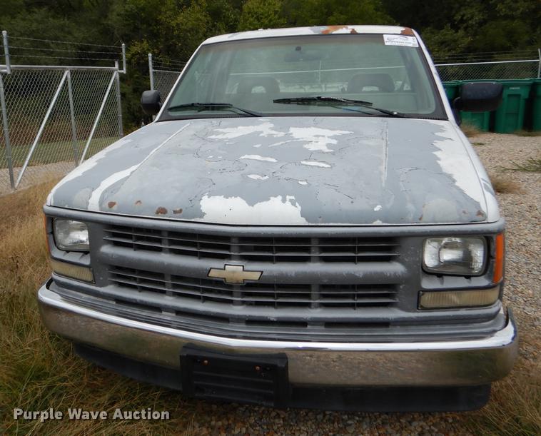 image for item DF1881 1994 Chevrolet C1500 pickup truck