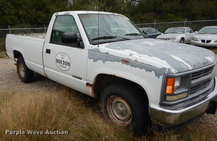 image for item DF1881 1994 Chevrolet C1500 pickup truck