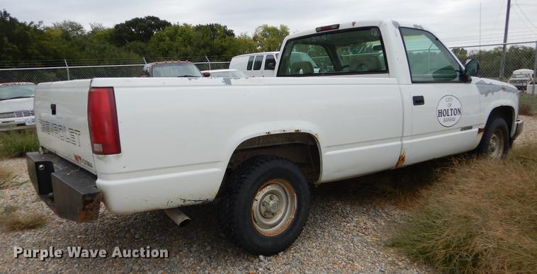 image for item DF1881 1994 Chevrolet C1500 pickup truck
