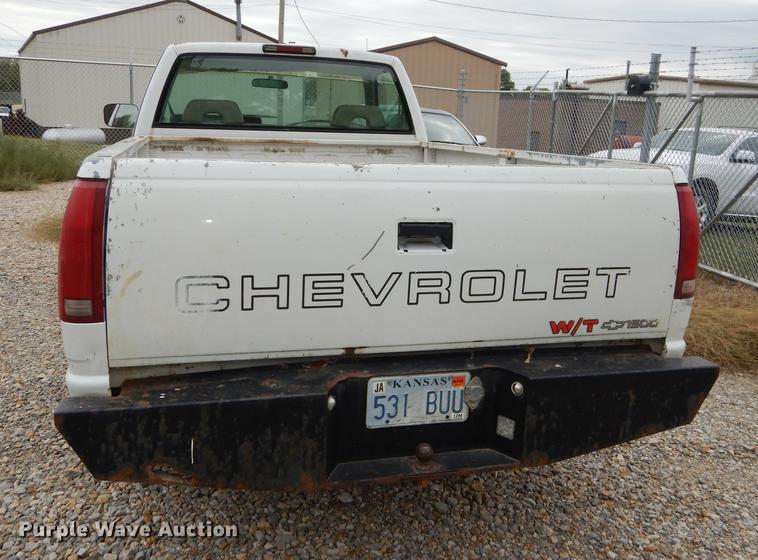 image for item DF1881 1994 Chevrolet C1500 pickup truck