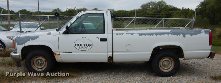 image for item DF1881 1994 Chevrolet C1500 pickup truck