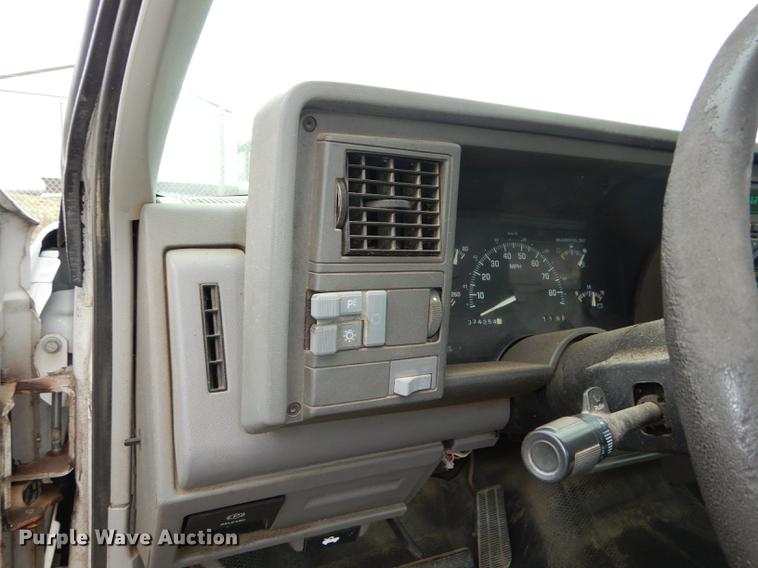 image for item DF1881 1994 Chevrolet C1500 pickup truck