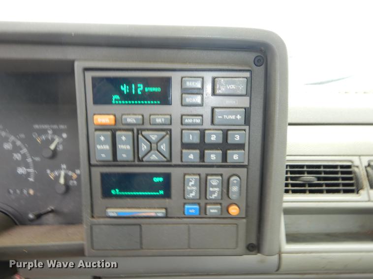 image for item DF1881 1994 Chevrolet C1500 pickup truck