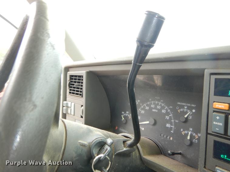 image for item DF1881 1994 Chevrolet C1500 pickup truck