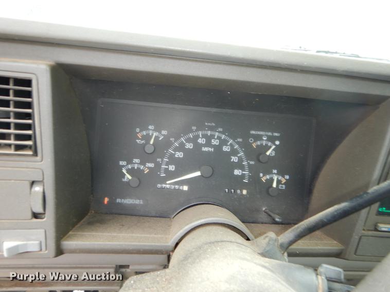 image for item DF1881 1994 Chevrolet C1500 pickup truck