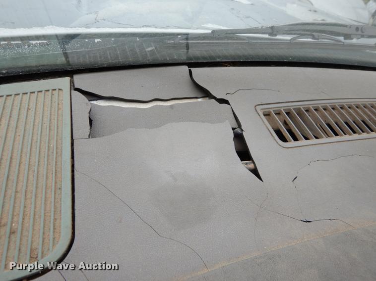 image for item DF1881 1994 Chevrolet C1500 pickup truck