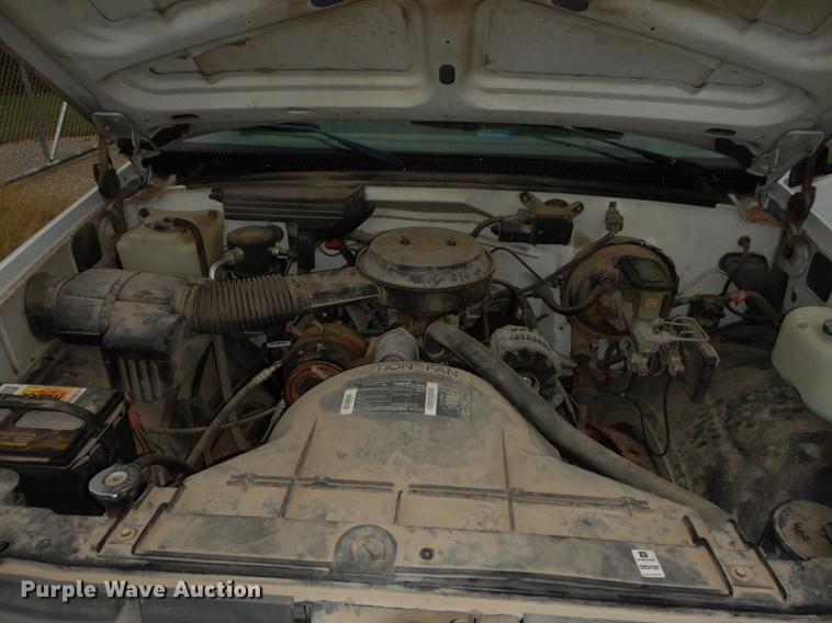 image for item DF1881 1994 Chevrolet C1500 pickup truck