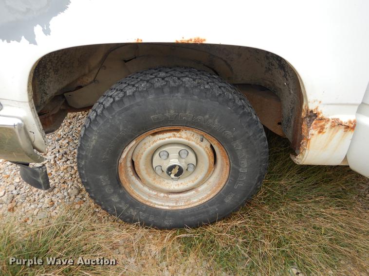 image for item DF1881 1994 Chevrolet C1500 pickup truck