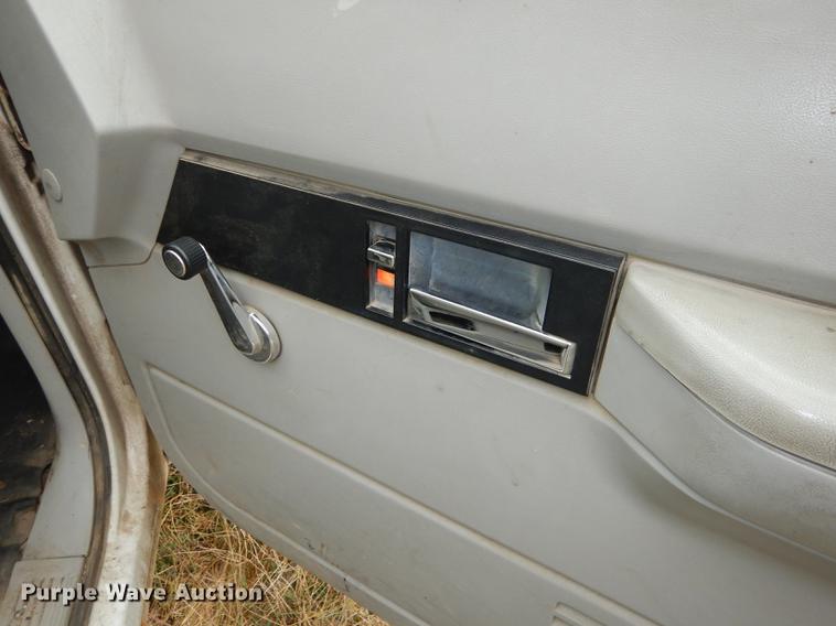 image for item DF1881 1994 Chevrolet C1500 pickup truck