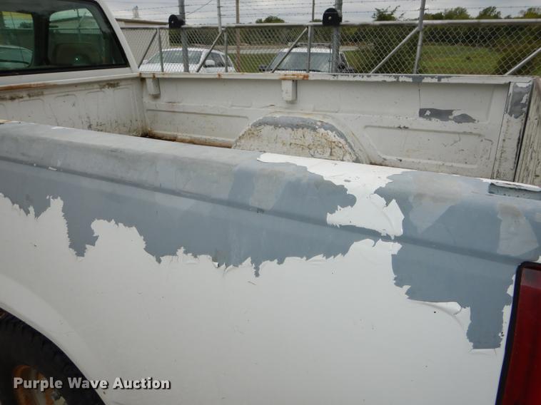 image for item DF1881 1994 Chevrolet C1500 pickup truck