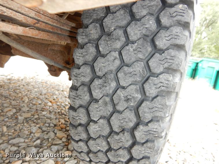 image for item DF1881 1994 Chevrolet C1500 pickup truck