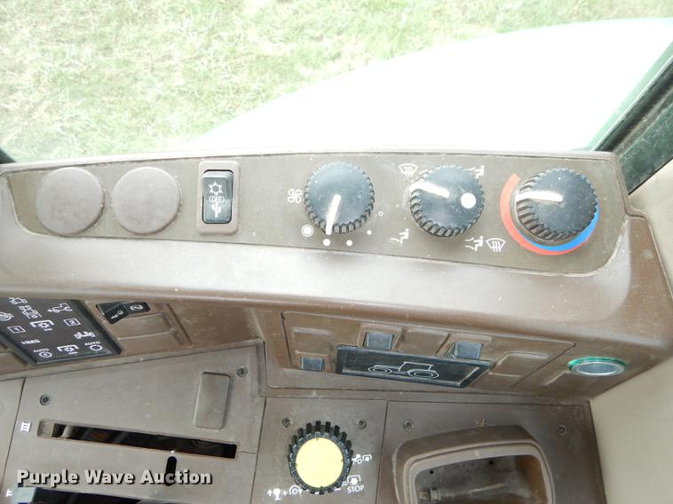 image for item DF1882 2004 John Deere 6320 tractor