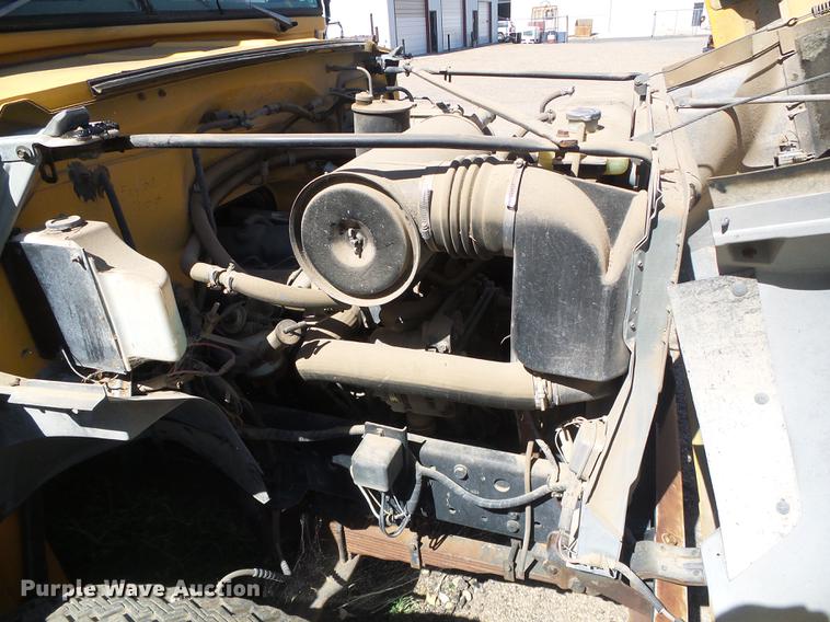 image for item DF2758 1992 Ford B600 Blue Bird school bus