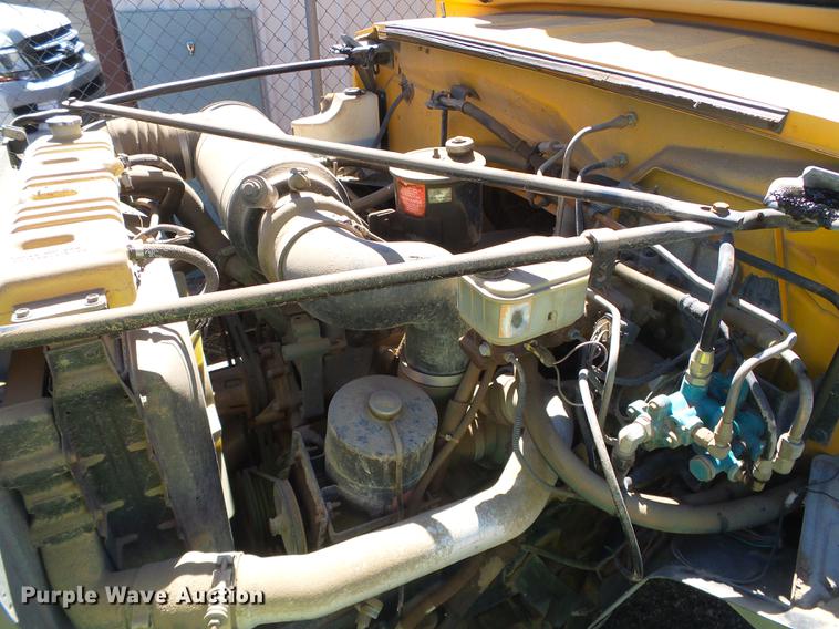 image for item DF2758 1992 Ford B600 Blue Bird school bus