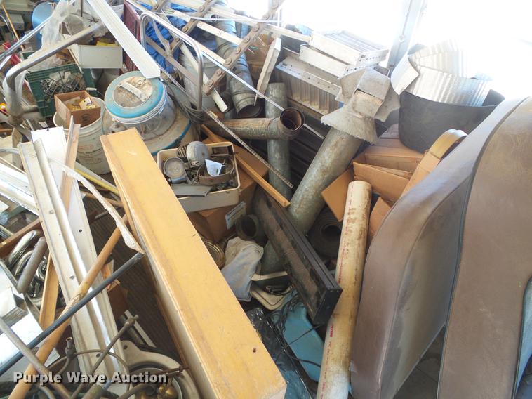 image for item DF2758 1992 Ford B600 Blue Bird school bus