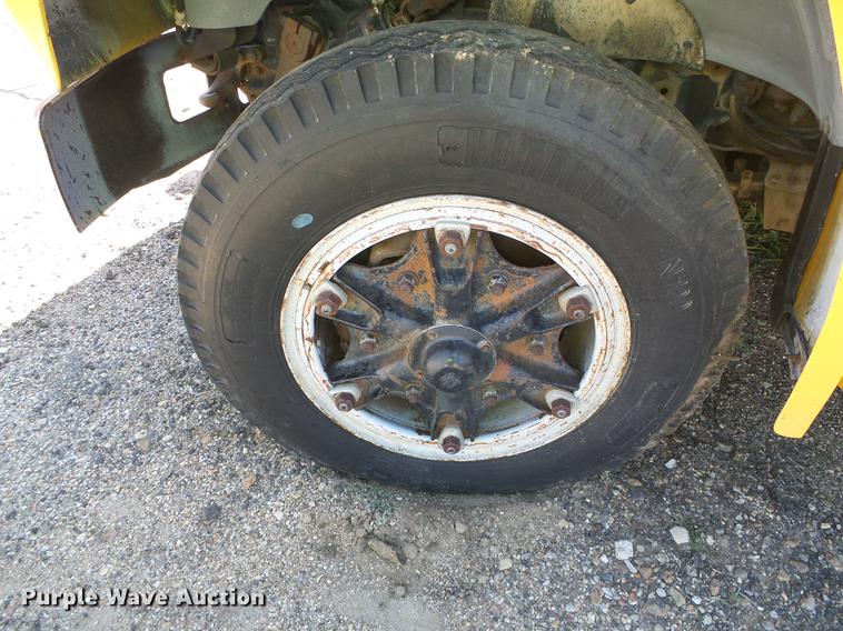 image for item DF2758 1992 Ford B600 Blue Bird school bus