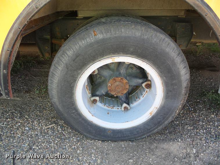 image for item DF2758 1992 Ford B600 Blue Bird school bus