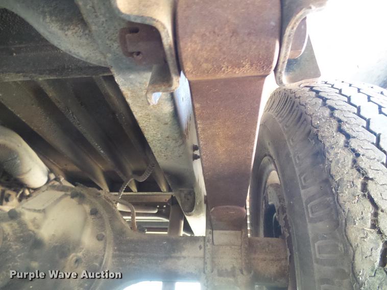 image for item DF2758 1992 Ford B600 Blue Bird school bus