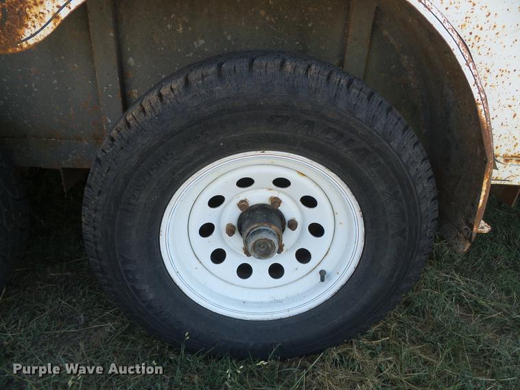 image for item DF2759 1997 Circle D livestock trailer