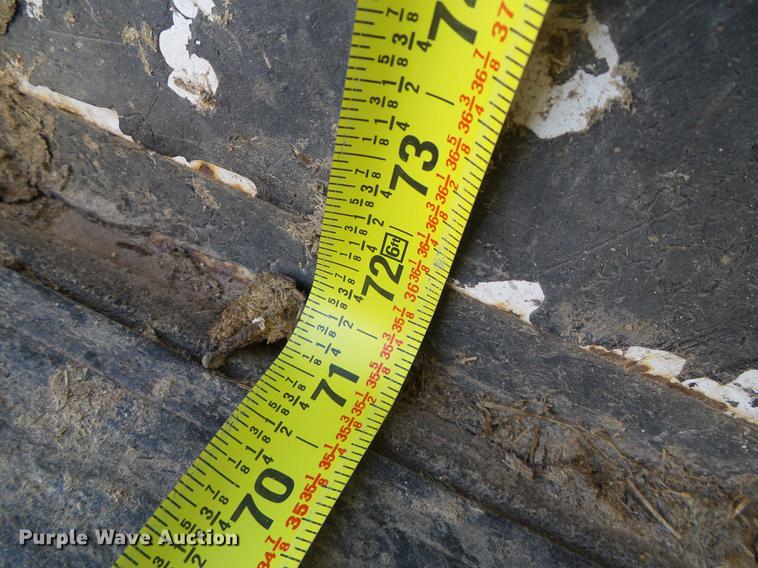 image for item DF2759 1997 Circle D livestock trailer