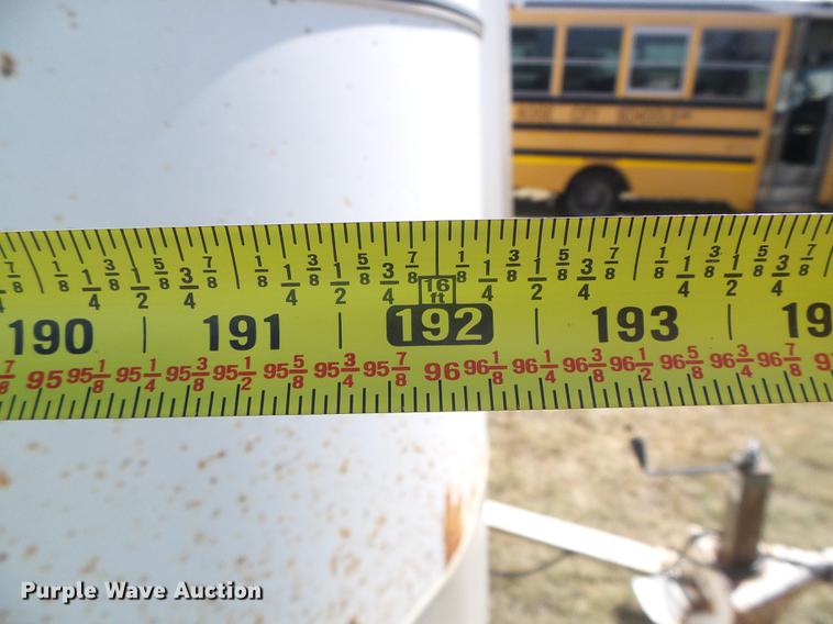 image for item DF2759 1997 Circle D livestock trailer