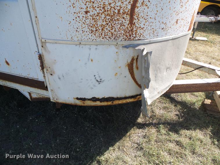 image for item DF2759 1997 Circle D livestock trailer