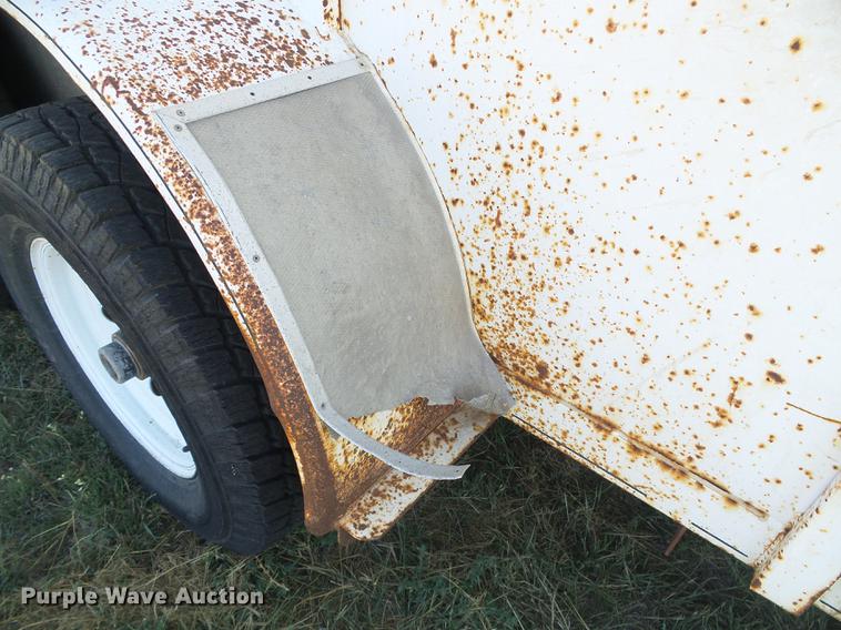 image for item DF2759 1997 Circle D livestock trailer