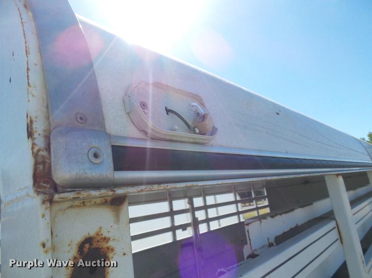 image for item DF2759 1997 Circle D livestock trailer