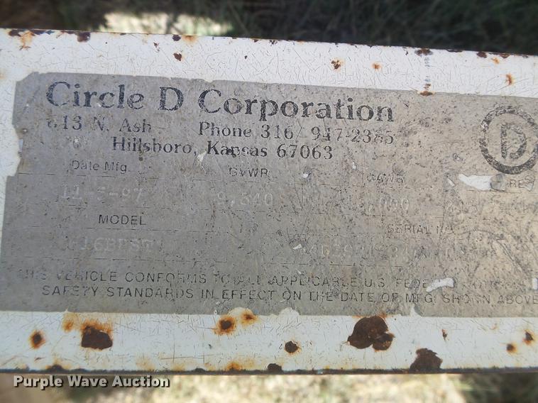 image for item DF2759 1997 Circle D livestock trailer
