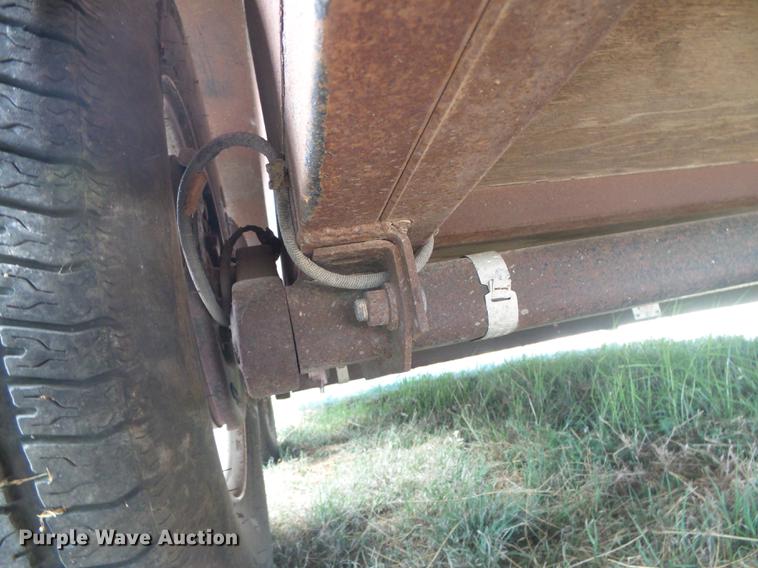 image for item DF2760 1994 Carrier enclosed cargo trailer