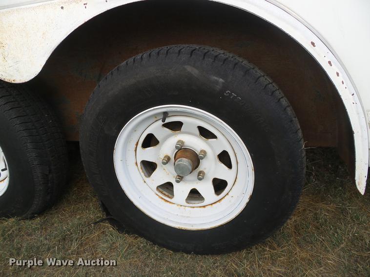 image for item DF2760 1994 Carrier enclosed cargo trailer