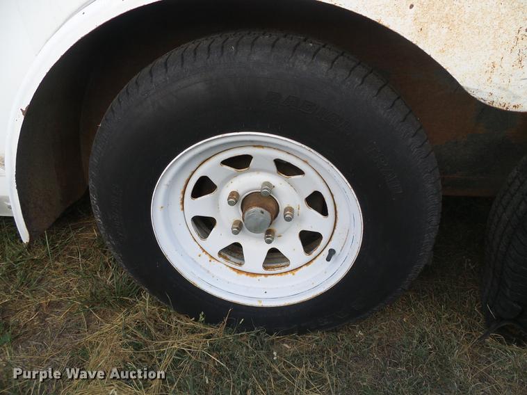 image for item DF2760 1994 Carrier enclosed cargo trailer