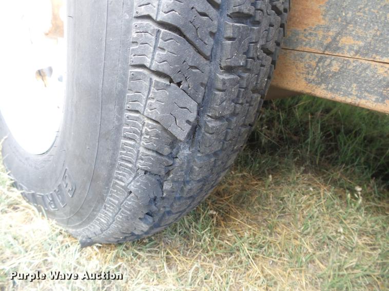 image for item DF2760 1994 Carrier enclosed cargo trailer