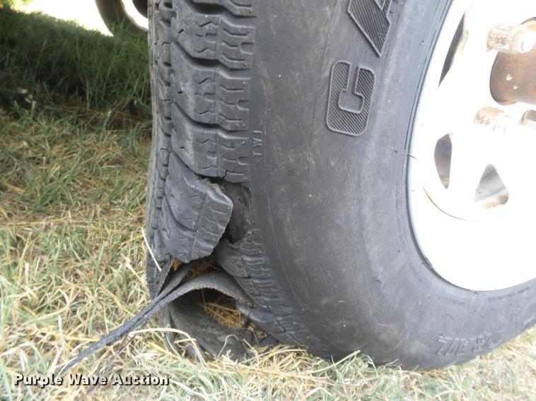 image for item DF2760 1994 Carrier enclosed cargo trailer