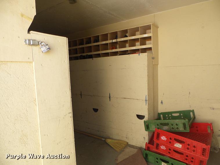 image for item DF2760 1994 Carrier enclosed cargo trailer