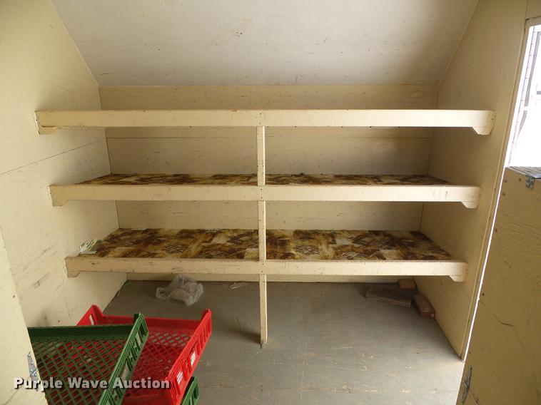 image for item DF2760 1994 Carrier enclosed cargo trailer