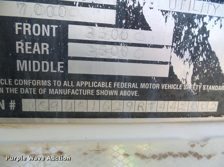 image for item DF2760 1994 Carrier enclosed cargo trailer