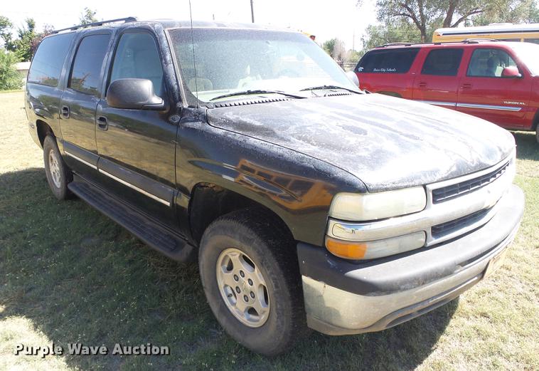 image for item DF2761 2004 Chevrolet Suburban 1500 SUV