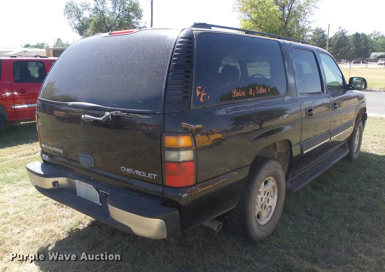 image for item DF2761 2004 Chevrolet Suburban 1500 SUV