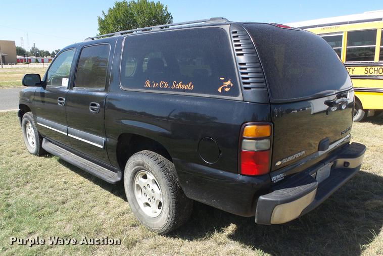 image for item DF2761 2004 Chevrolet Suburban 1500 SUV