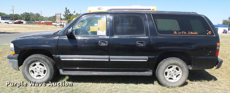 image for item DF2761 2004 Chevrolet Suburban 1500 SUV