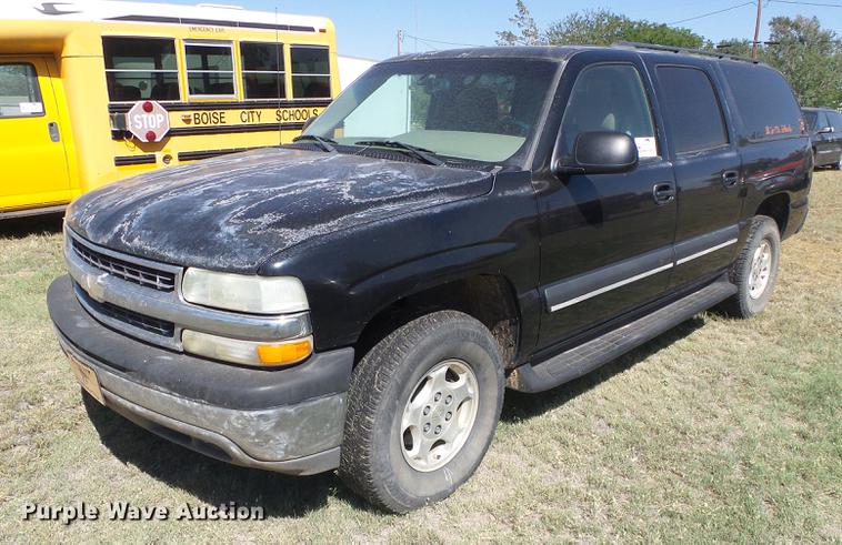 image for item DF2761 2004 Chevrolet Suburban 1500 SUV