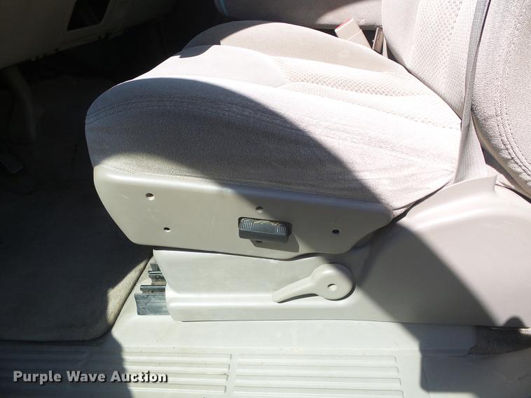 image for item DF2761 2004 Chevrolet Suburban 1500 SUV