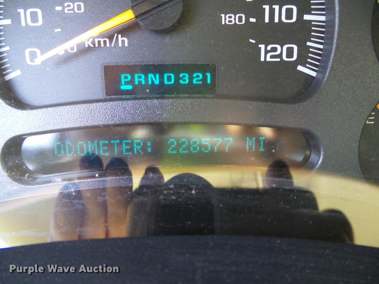 image for item DF2761 2004 Chevrolet Suburban 1500 SUV