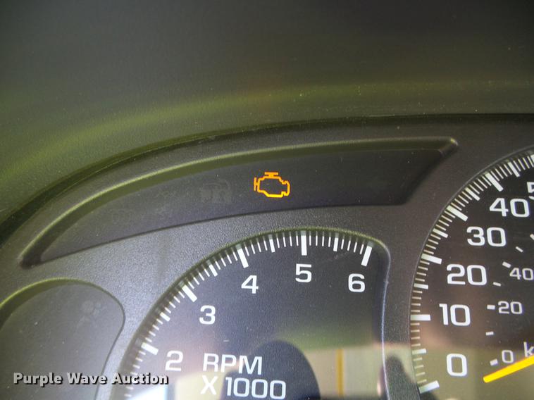 image for item DF2761 2004 Chevrolet Suburban 1500 SUV