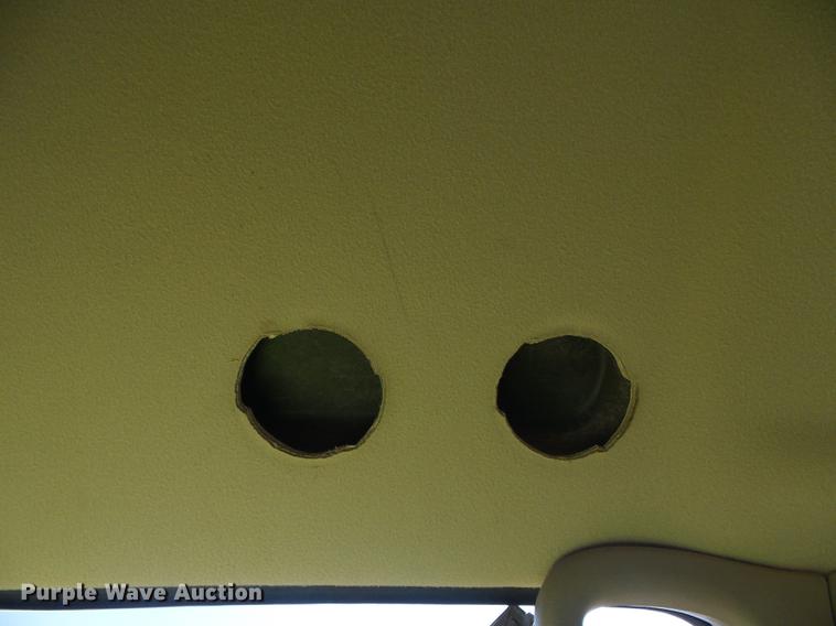 image for item DF2761 2004 Chevrolet Suburban 1500 SUV